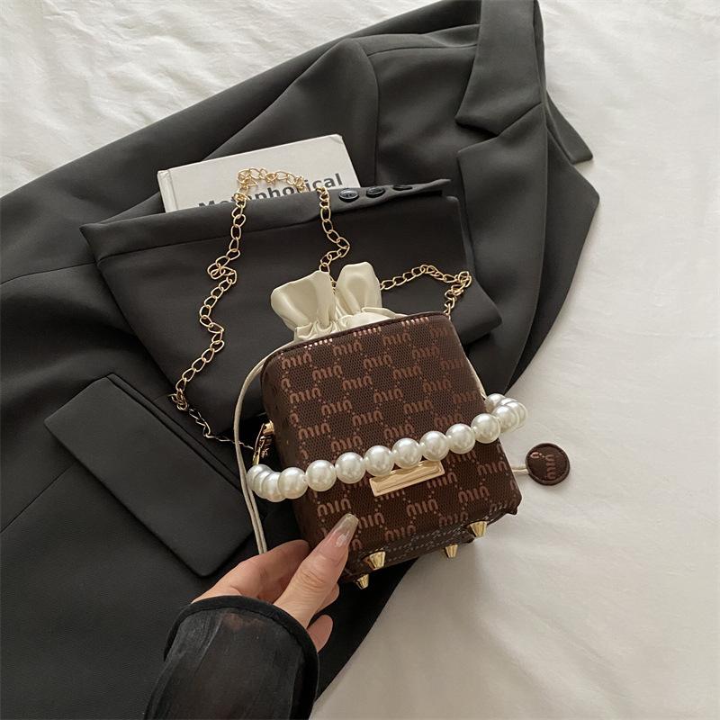 Premium Sense Small Bag Women's 2025 New Pumping Belt Bucket Bag Women's Leisure Chain Bag Beaded Shoulder Messenger Bag