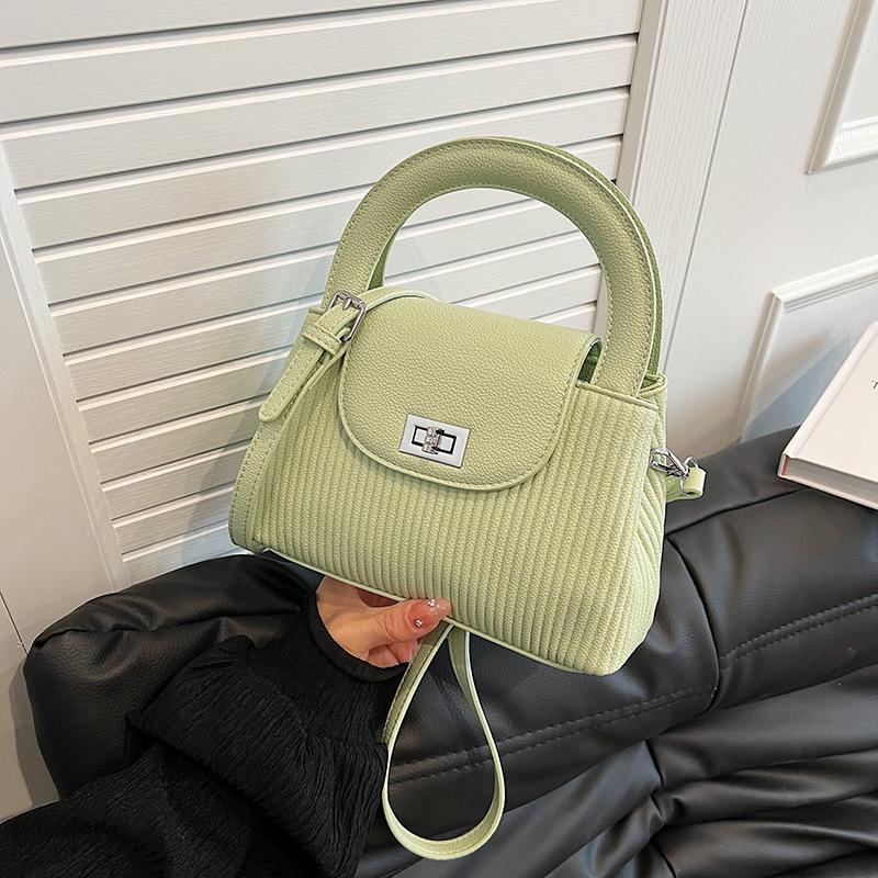 Retro Handbag Bag Women's New Versatile Bucket Bag Casual Commuter Messenger Bag Pleated Armpit Bag