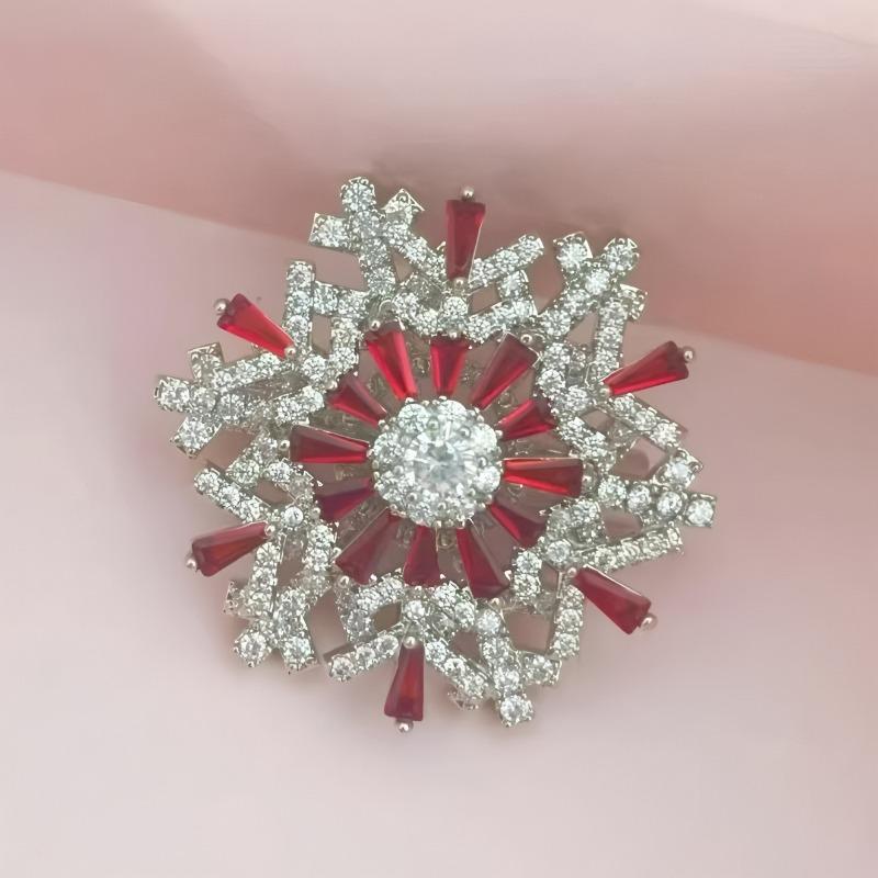 Luxurious and Auspicious Brooch High-end Women's Exquisite Rotating Snowflake Brooch Niche Design Sense Corsage Suit Accessory