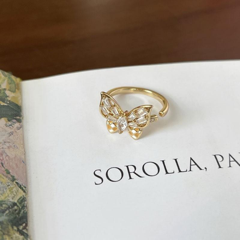 High-end Geometric Copper Ring With Sparkling Pink Diamond And Unique Butterfly Design For Women