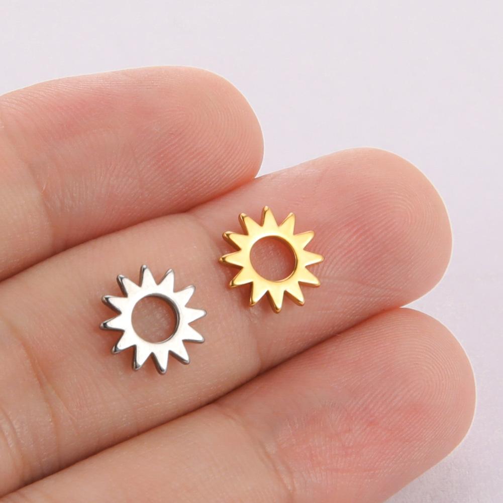 

Teamer 5pcs Stainless Steel Charms for Jewelry Making DIY Accessories Sun Star Heart Moon Pendant for Bracelet Necklace Earrings Silver