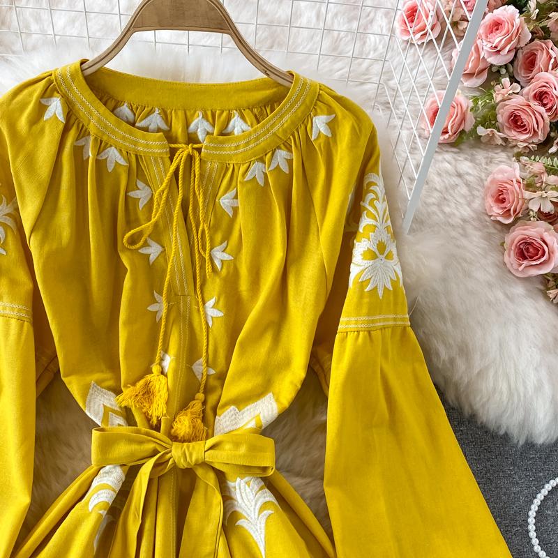 RUGOD Abito lungo da viaggio in stile etnico con ricamo girocollo con maniche a lanterna, abito stile bohémien retrò ampio scampanato femminile