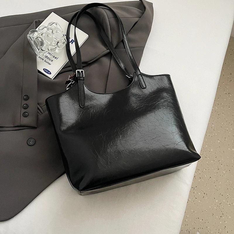 High value large capacity autumn and winter bag wind going shoulder bag temperament commuter tote bag
