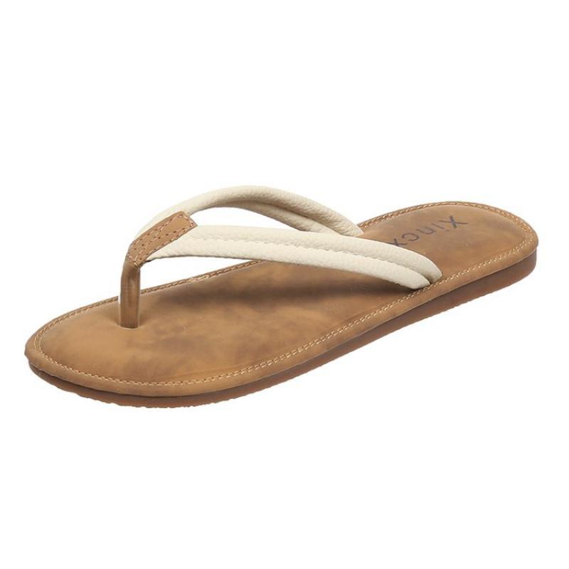 Women's Stylish Outdoor Flip-flops for Summer, Korean-style Student Design, Simple Non-slip Thong Beach Sandals.
