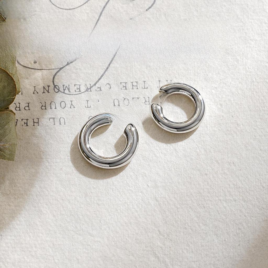 Clipe de Orelha Assimétrico de Metal Europeu e Americano: Brinco Redondo Duplo em Forma de C para Mulheres