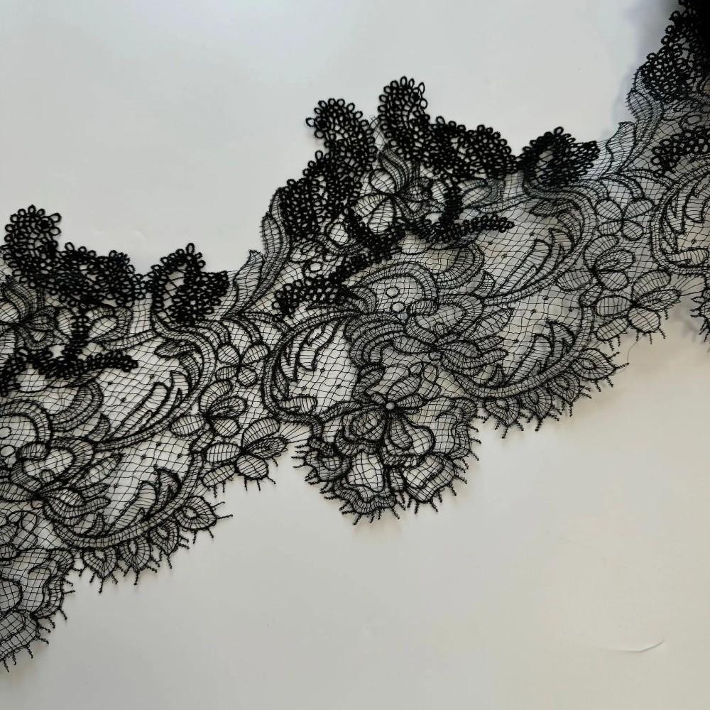 Krajka s vyšívaným zoubkovaným okrajem 1 yard Rybí hedvábná krajka Ruční práce Prolamovaná krajka Svatba