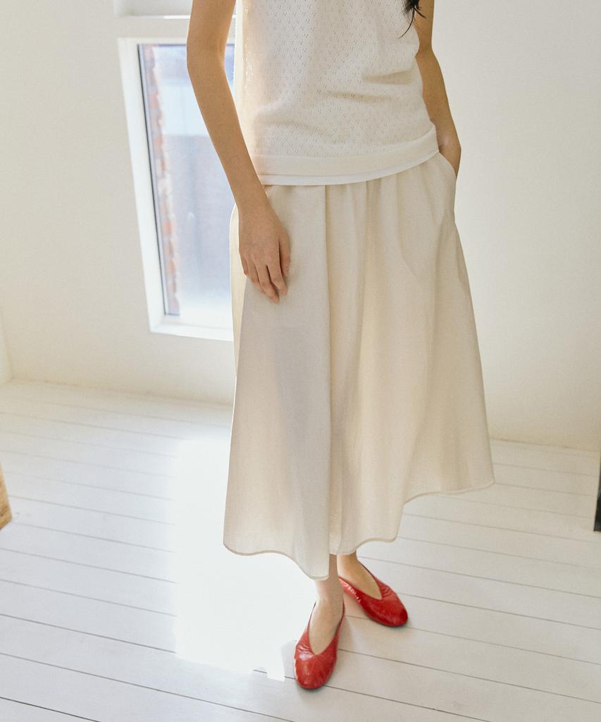 Peulob Scallop Knit Top Ivory