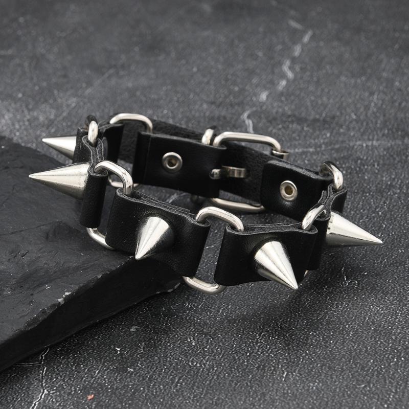 Gothic Vintage PU-Lederarmband für Männer und Frauen Punk Nieten Nieten Kreuzarmband Schmuck Zubehör