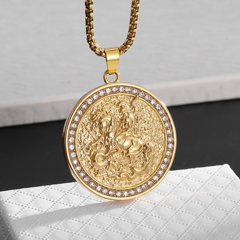 Classic Knight Pattern Engraved Zircon Inlaid Medal Pendant Necklace Fashion Rock Hip Hop Party Jewelry for Men