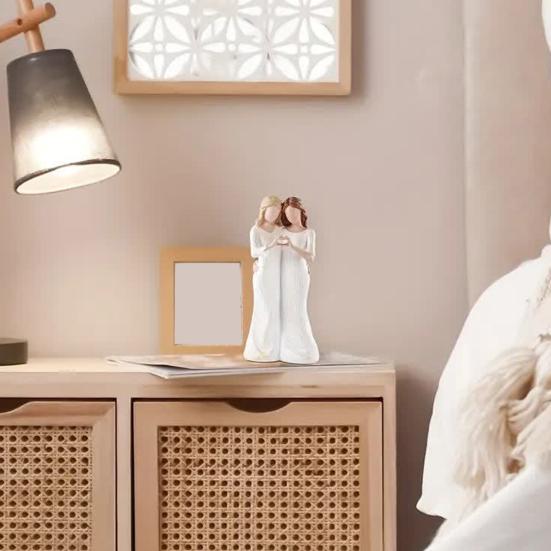 Angel Ornament Decorative Resin Craft Mother Day Love Statue Home Living Room Bedroom Office Decor Family Commemorative Gift