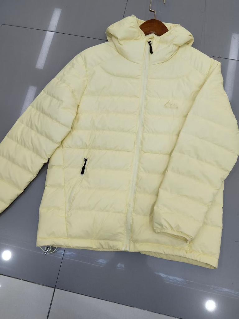 Autumn and Winter New Ribs Light Down Jacket Women's Short Hooded Casual Sports Snow Mountain White Duck Down Jacket Tide