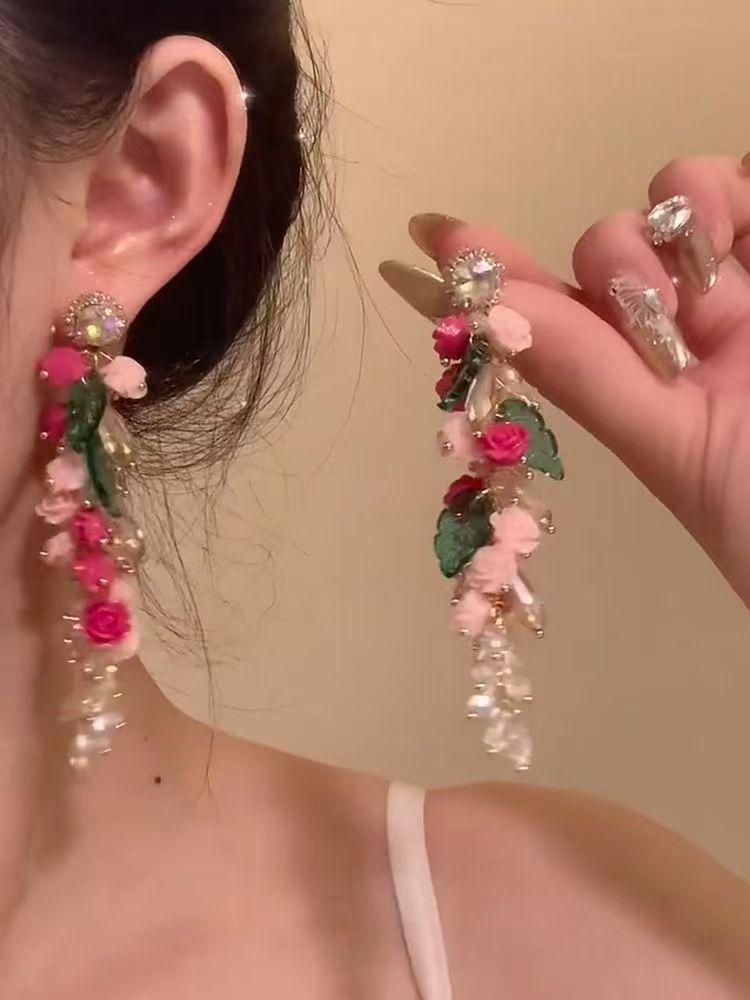 

Элегантные серьги-пусеты с кисточками 2024: Высококлассный, Модный и Универсальный для Женщин