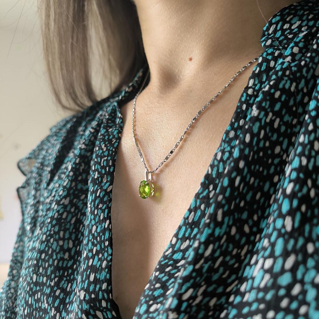Серебряная подвеска с хризолітом (60002311)
