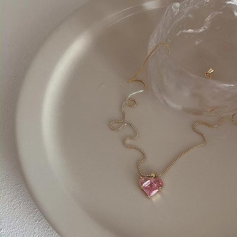 

LATS Унікальний Дизайн Вишукані Рожеві Сережки з Цирконію у Формі Серця для Жінок 2023 Нові Елегантні Модні Милі Сережки Тренд Цирконій Вечірка Подарунок