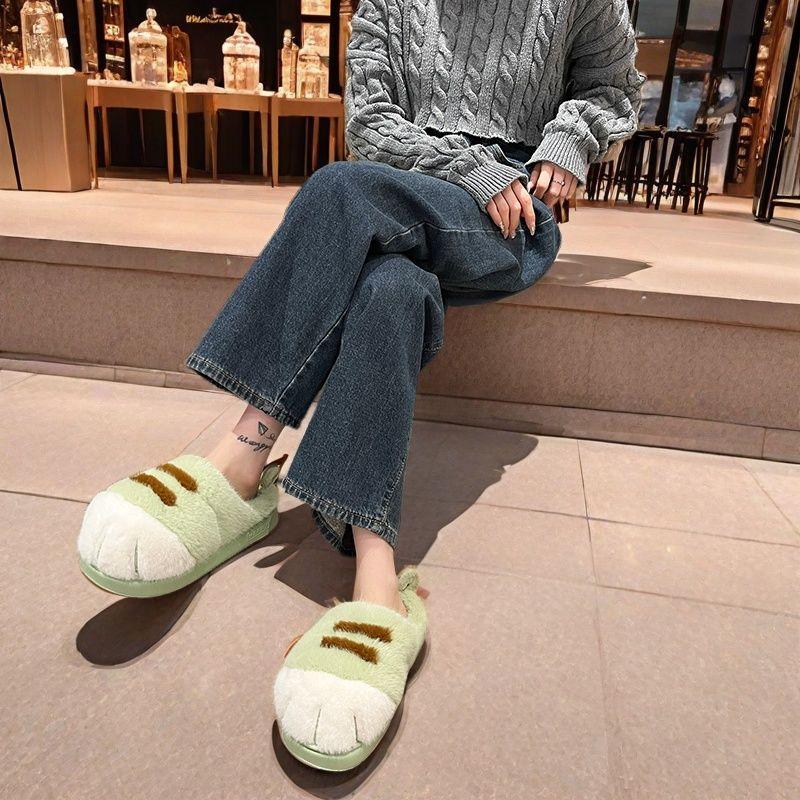 Fashion New Furry Kitty Cat Paw Slippers Woman Warm Winter Home Mules Slides Ladies Fuzzy Slippers Funny Fluffy Animal Claw Indoor Shoes