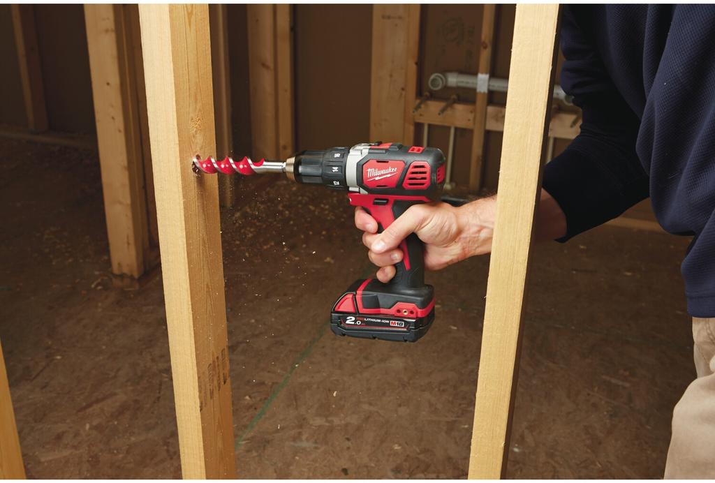 Дрель-шуруповёрт Milwaukee M18 BDD C202