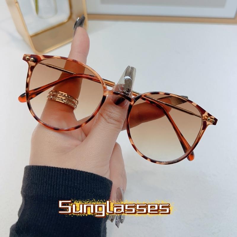 

Fashion Fashion Ultraviolet-proof Sunglasses Women Luxury Design Sun Glasses Female Male Retro Shades UV400 Protection Sun Shade Eyewear