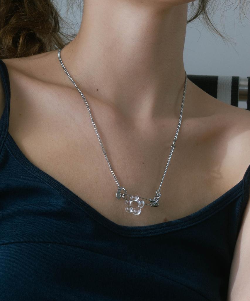 Pearly More Flower Bead Safety Pin Necklace_Pm26N003Ss