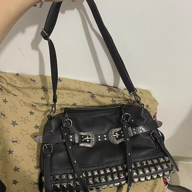 Spice Girl Carved Leather Buckle Bag Large Capacity PU Fashion Rivet Cool Handbags Oblique Straddle Portable Punk Tote Bags