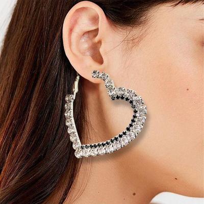 Liebe Ohrringe Mode Persönlichkeit Einfache Diamantohrringe Europäische und amerikanische trendige Accessoires Frauen
