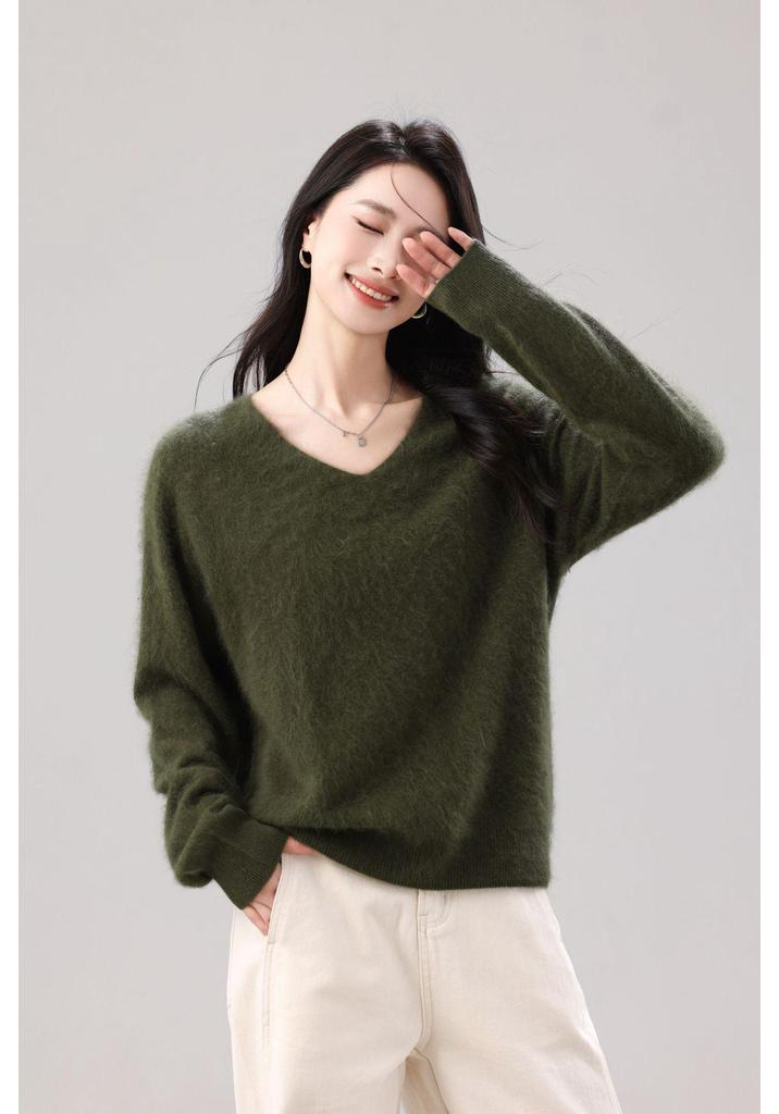 Women's 26-Year Brush V-Neck Sweater: 5% Cashmere, 5% Silk, 90% Australian Wool - Seamless and Versatile