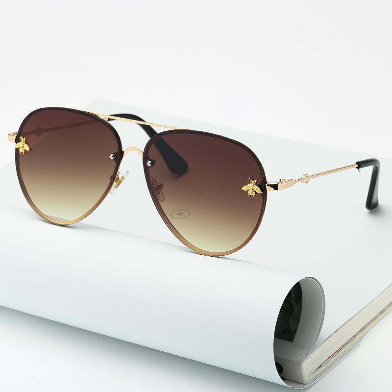 

2025 Luxury Brand Design Sunglasses Woman Fashion Bee Vintage Sun Glasses Gradient Shades Lens Ladies UV400 коричневый
