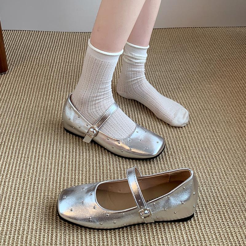 

Модные новые туфли Мэри Джейн с квадратным носком и красными заклепками, женские элегантные весенне-осенние туфли на плоской подошве, женские неглубокие повседневные черные лоферы, обувь 40 серебряный