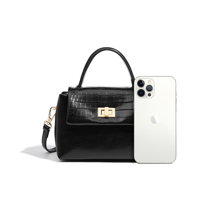 

Splicing contrasting color stone pattern handbag 2024 new bag women s versatile niche commuter shoulder messenger small square bag чёрный