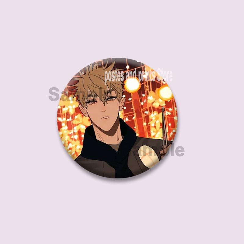 Manhwa BL Coreano Spilla a Moneta Cartone Animato Spille di Plastica Cartone Animato Mo Guan Shan He Tian Spilla Gioielli Regalo Zaino Cappello Accessori per Risvolto