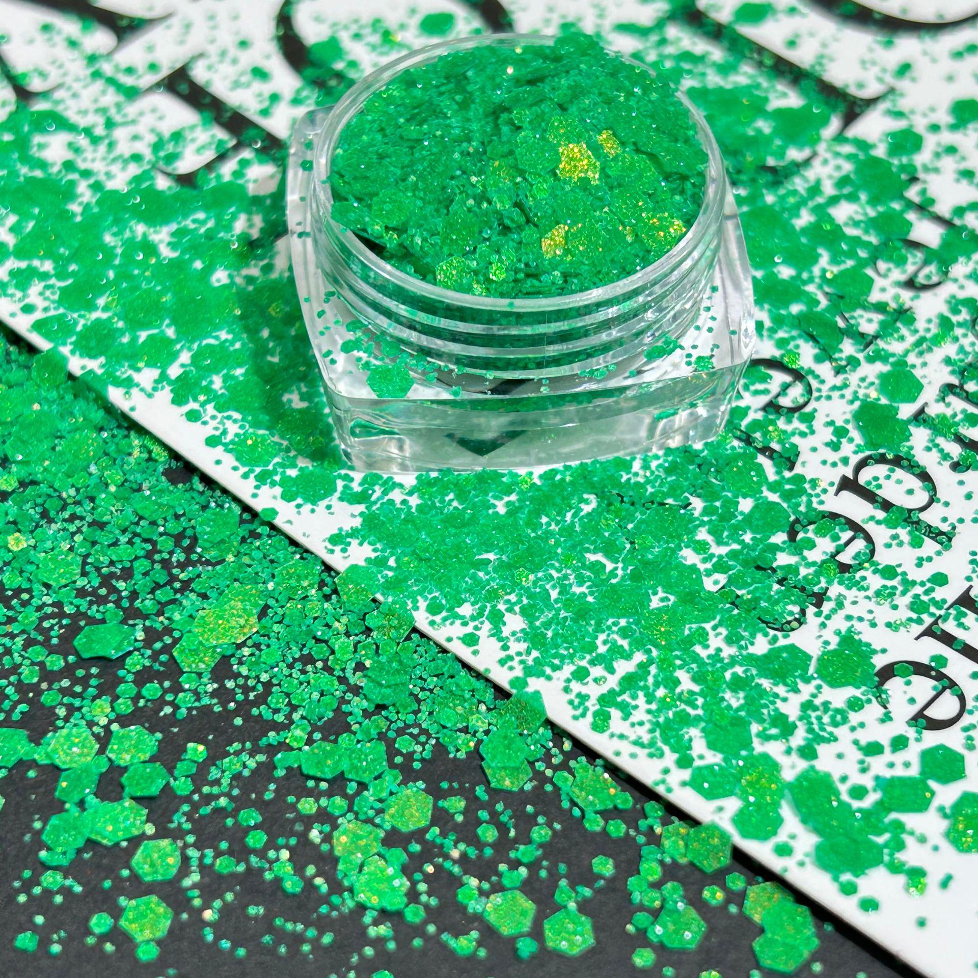 

Светоотражающие матовые блестки с эффектом битого бриллианта для нейл-арта и DIY-поделок 30 ml - about 12 grams