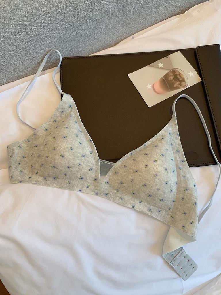 Sweet & Breathable Wire-Free Triangle Bra: Seamless, Thin Strap, Uplifting & Anti-Sagging Comfort for Women