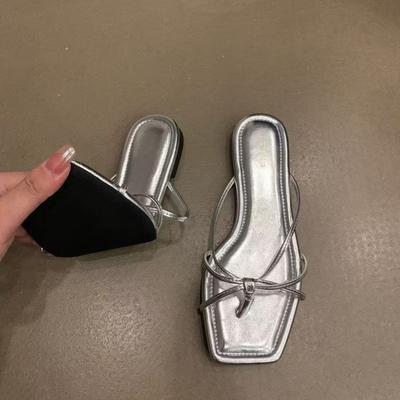 2025 neue französische Flip-Flops mit flachem Boden, Feenschuhe, Sommer-Strandsandalen, silberne Sandalen