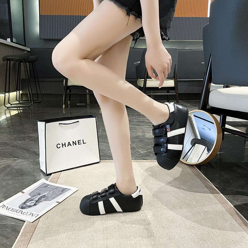 Ugly Cute Retro Light Luxury Flat Velcro Board Shoes Women's Summer Fashion Moral Training Shoes Ugly Cute Big Head Sports and Leisure Shoes