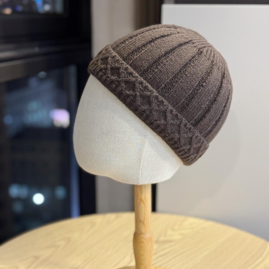 Solid Color Knitted Simple Men's and Women's Casual Watermelon Woolen Hat To Keep Warm and Prevent Cold Show Face Small Pullover Cold Hat