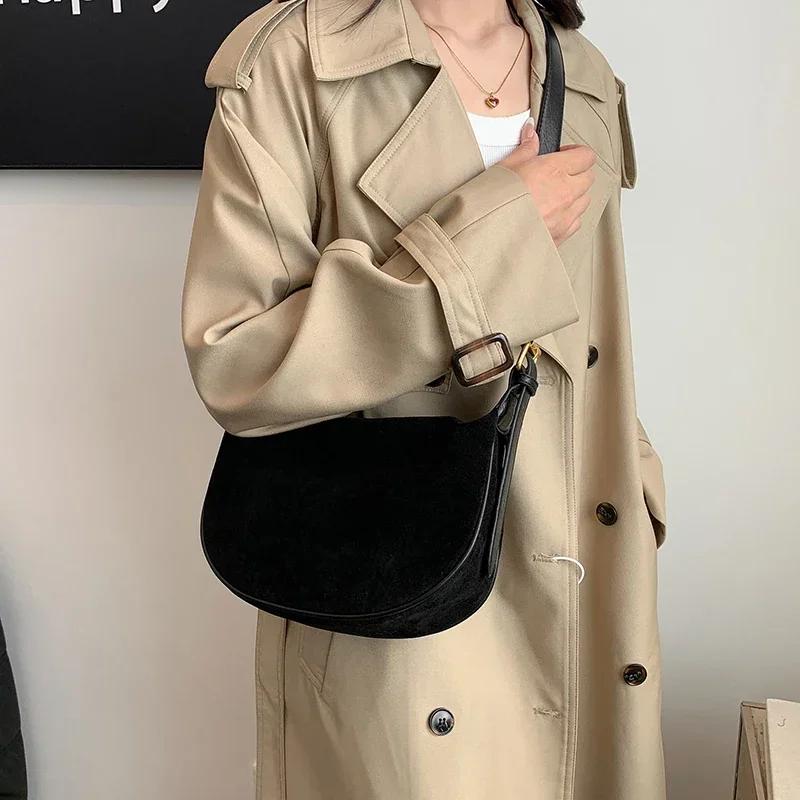 

Zipper Solid Flannelette Single Women s Shoulder Bag Simple Retro Commuting Crossbody Bags 2026 New Style Suede Dumpling Bag