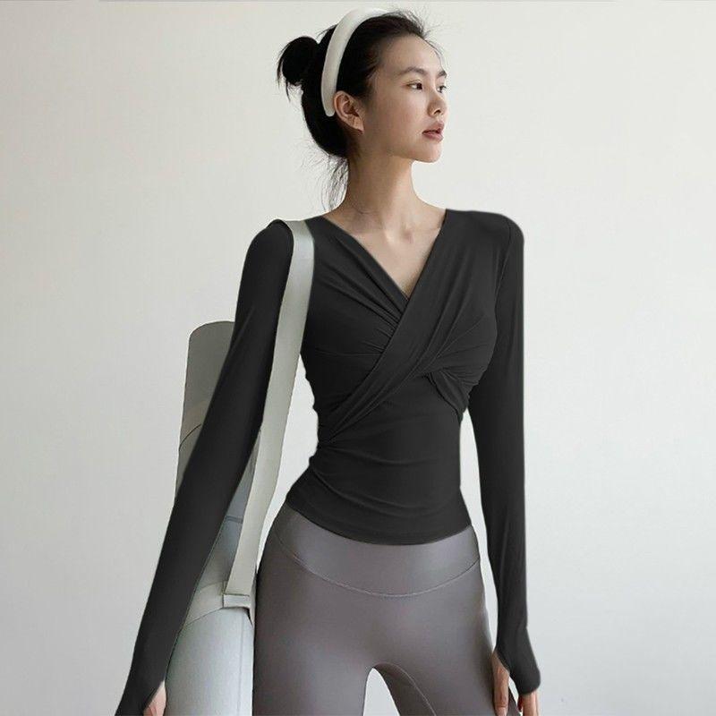 

Одежда для йоги телесного цвета. Футболка с длинными рукавами. Топ. Осенняя одежда для занятий классическими танцами. Облегающая одежда с тонким V-образным вырезом. Одежда для спорта и фитнеса. L чёрный
