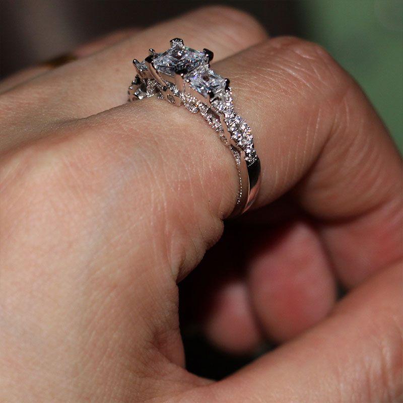Exquisite Luxury Square Ring With White Gold Plated Rhinestones For Elegant Women