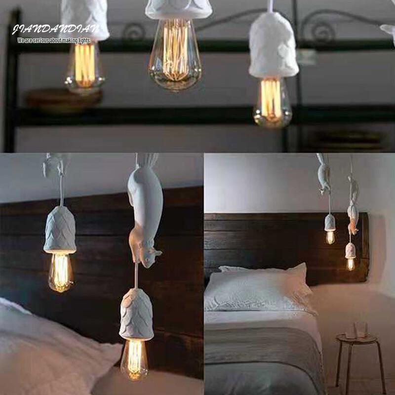 Oeny Severská LED závěsná lampa ve tvaru veverky