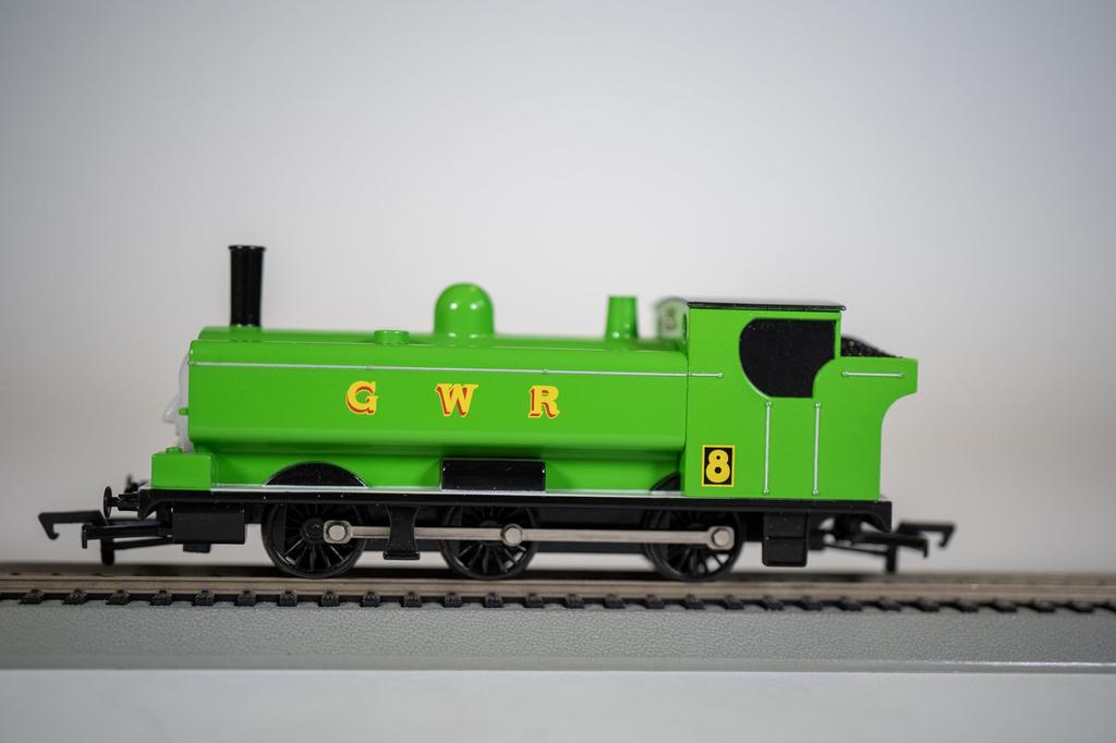 Bachmann HO Gauge Thomas the Tank Engine Duck Model Train Steam Green 28-58810 Locomotive,