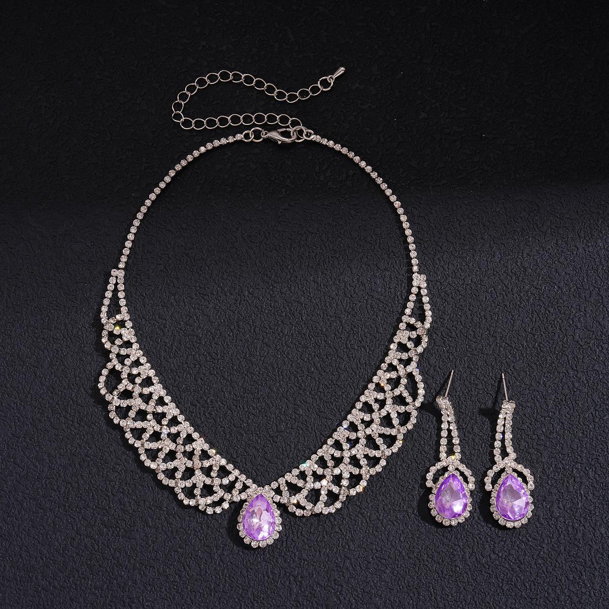

Two-piece set of diamond mesh, water drop pendant, necklace, niche retro item.