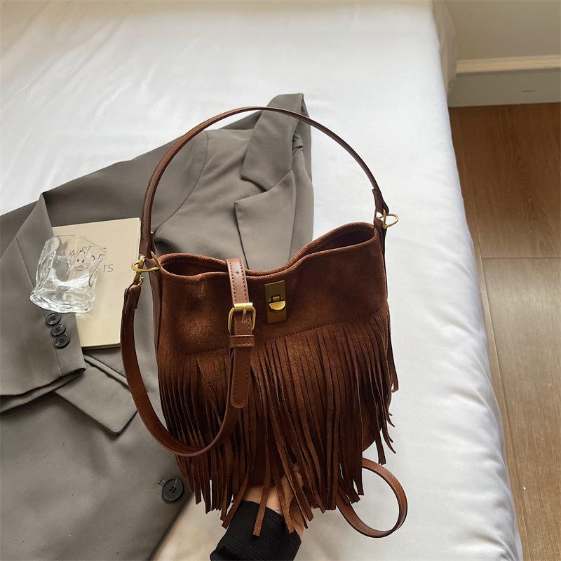Bohemian Retro Fringed Bag Women's 2025 New Foreign Style Fashionable Shoulder Ethnic Style Travel Messenger Women's Bag