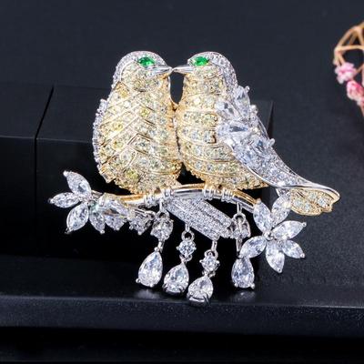 WWJ Elegante Cubic Zirconia Lucky Cute Bird Wire Broches Pin para Mulheres