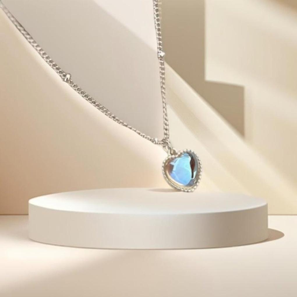 

Women s 925 Silver Gradient Moonstone Heart Necklace heart