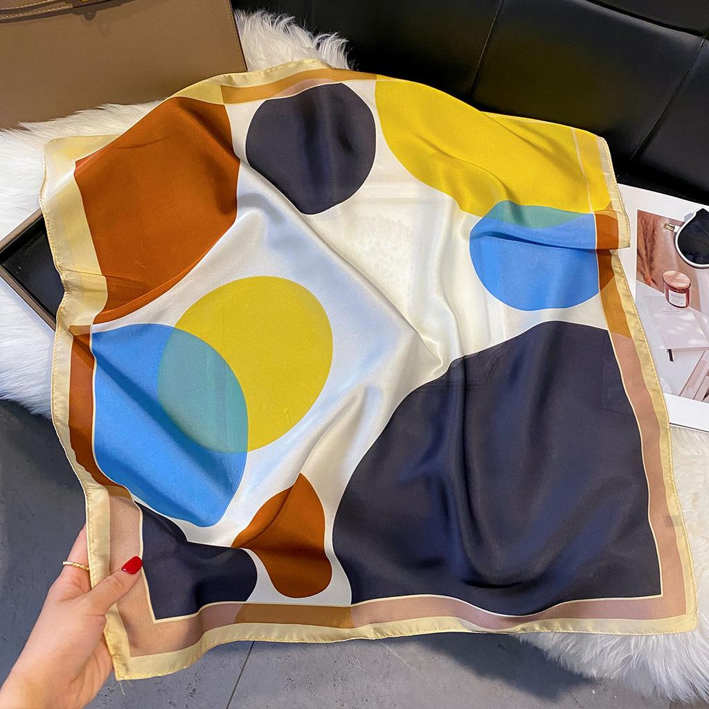 2025 New Fashion 70X70cm Women's Scarf Silk Leopard Print Scarf Square Shawl Decorative Headband Neck Luxury Design Bandana