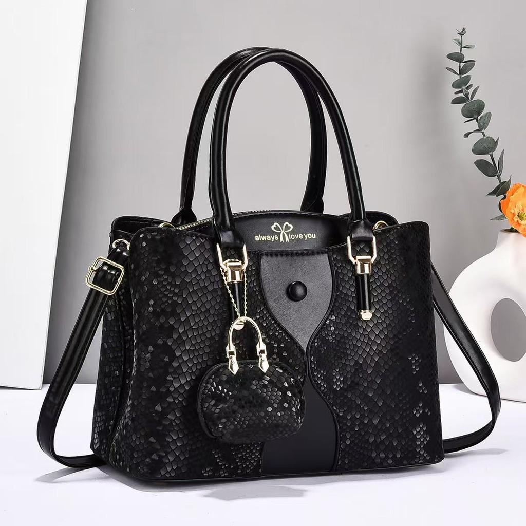 

Splicing Fashion Design Shiny Snake Pattern Women Handbag With Pendant Bag Small