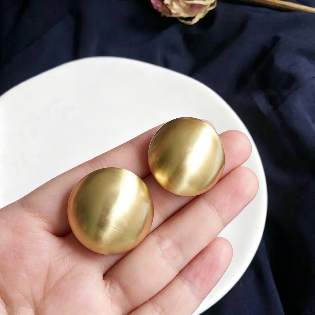 Elegant Red Heart Drop Earrings for Women Exaggerated Resin Large Love Round Ear Buckle Earrings Vintage Jewelry Accessories