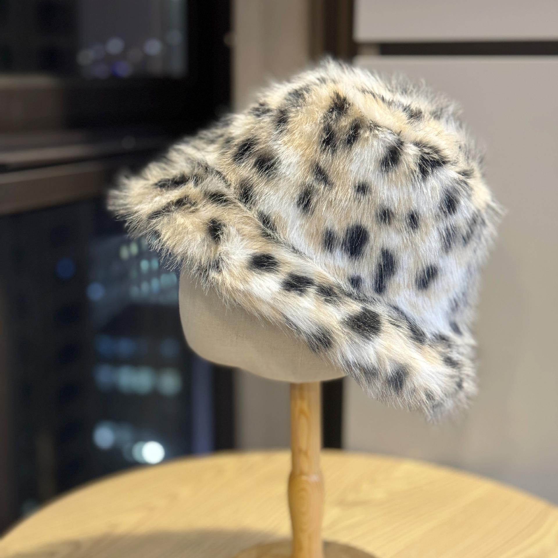 

Новая шляпа-панама с длинным ворсом и леопардовым принтом для женщин на осень и зиму, маленькое лицо, высококачественная плюшевая шляпа-ведро, теплая защита ушей, шапка-ушанка one size