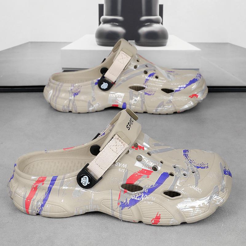 Fashion Summer Men Hole Shoes EVA Thick Bottom Slippers Casual Non-Slip Outdoor Slippers Beach Water Shoes Home Casual Slide Sandals