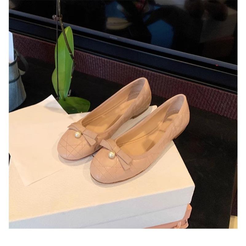 

Новый стиль женских балеток-одинарок с деликатным мелким вырезом, круглым носком и плоской подошвой 40 розовый