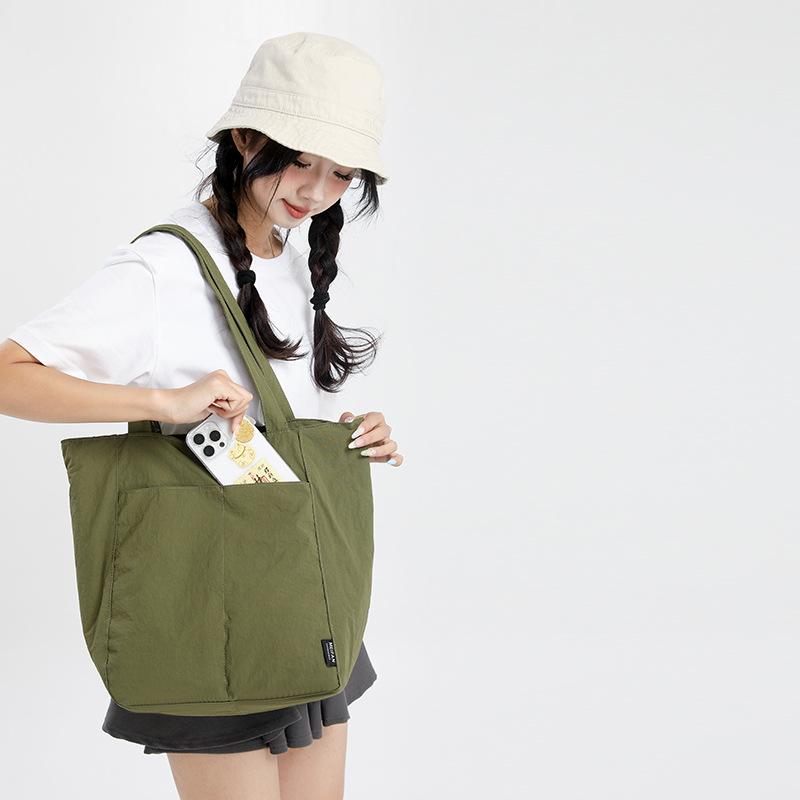 Japanese waterproof nylon casual shoulder cloth bag women's niche design sense canvas large-capacity commuter bag